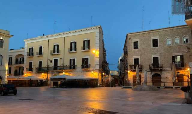 Covid, a Bari nuove restrizioni per Natale e Capodanno